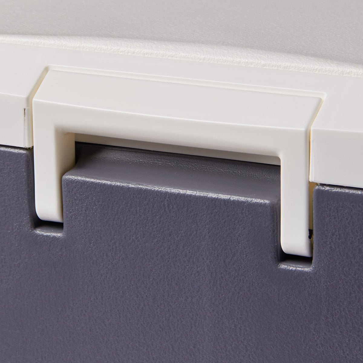 iceless-portable-electric-40-qt-cooler-l1 00050375-C.jpg