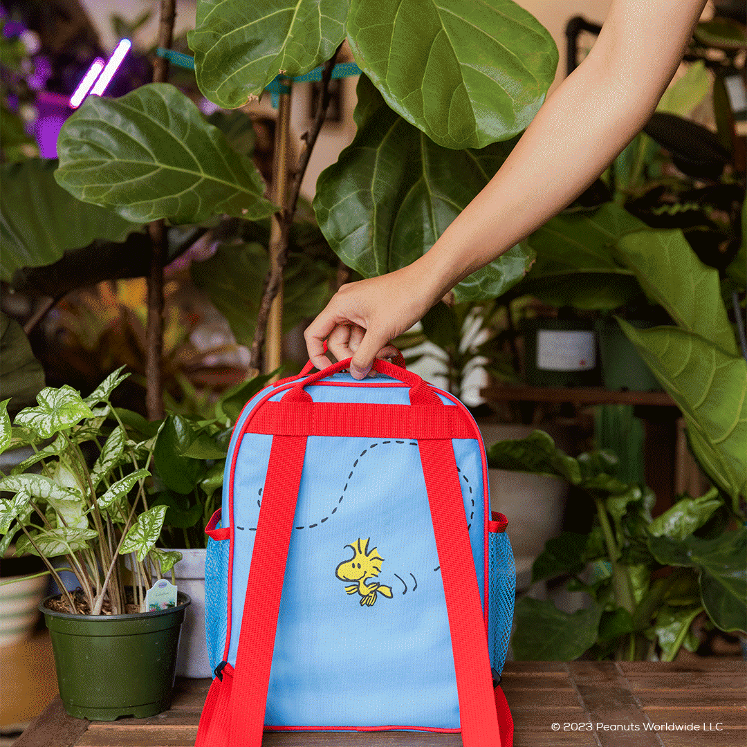snoopy-mini-convertible-backpack-cooler-b8 Peanuts_Part_2_NATIVE_PDP_Backpack.gif